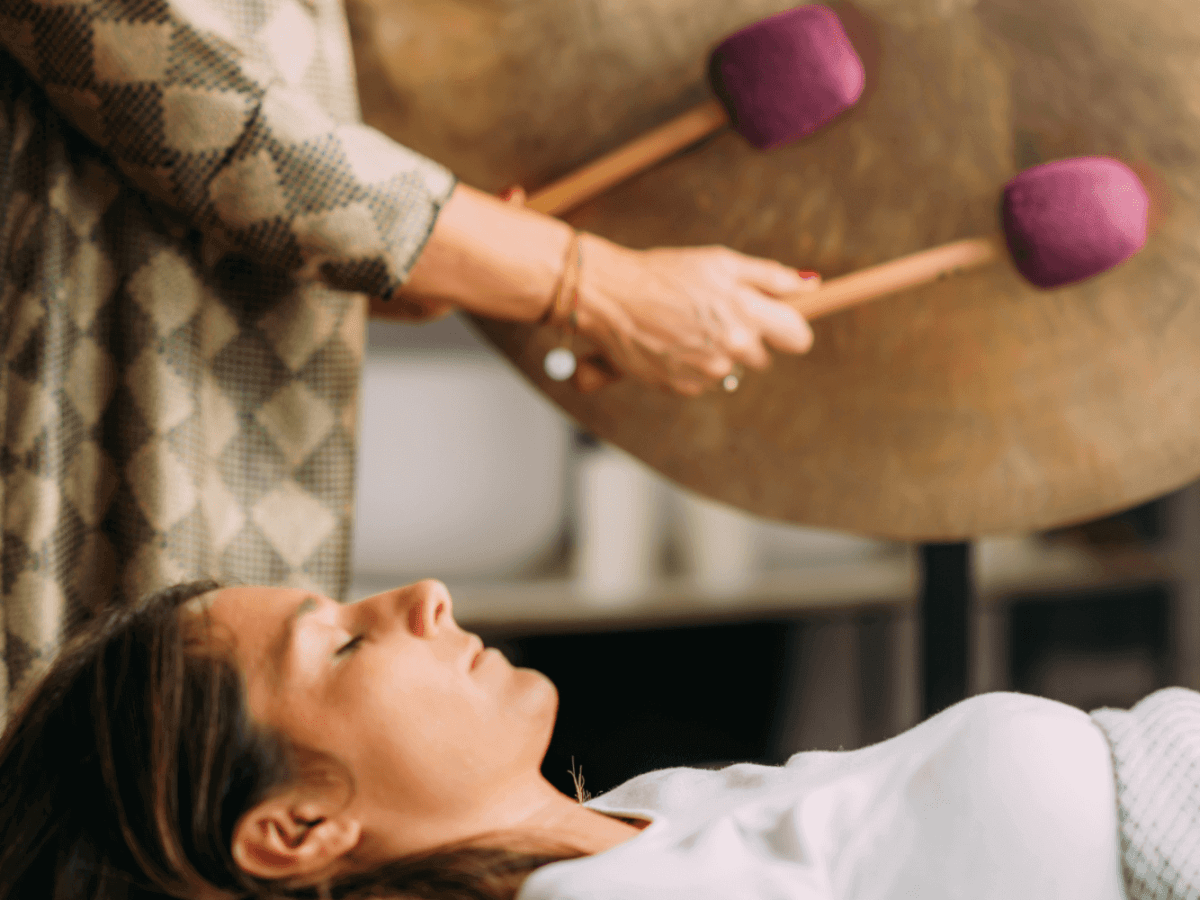 ¿Qué sucede en tu cuerpo durante un baño de&nbsp;gong?